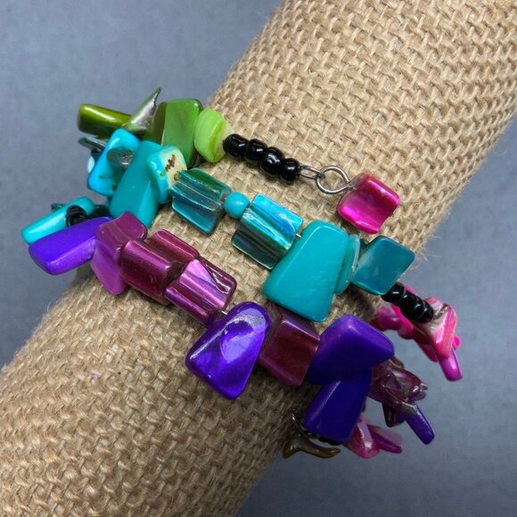 Rainbow MOP Shell Bracelet 7 In Memory Wire Multicolor Pride Black Mermaid Glam - Picture 5 of 7